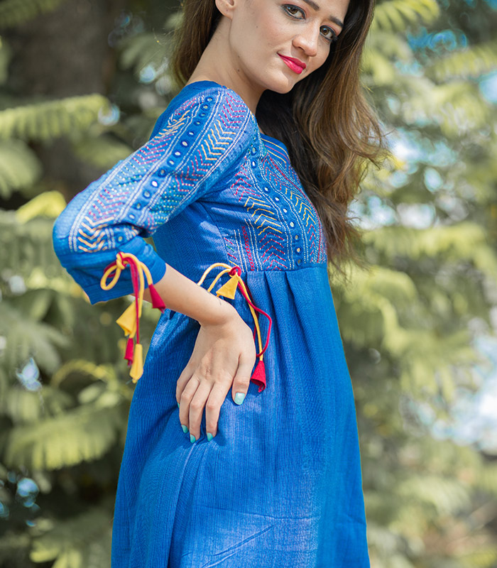 Suit designs | Designer dresses indian, Indian designer outfits, Pakistani  dress design
