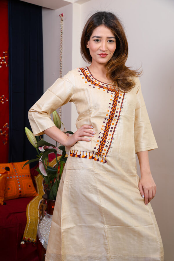 handcrafted banjara (GORMAATI) handloom cotton kurti with mirror & gor embroidery